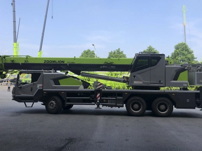 Автокран 30 тонн ZTC300V